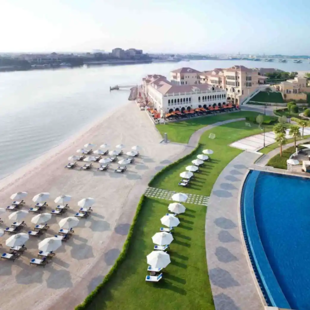 The Ritz-Carlton Abu Dhabi, Grand Canal